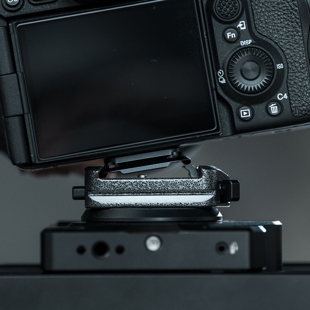 Arca-Type Quick Release Clamp & Plate V2: quick and easy setup