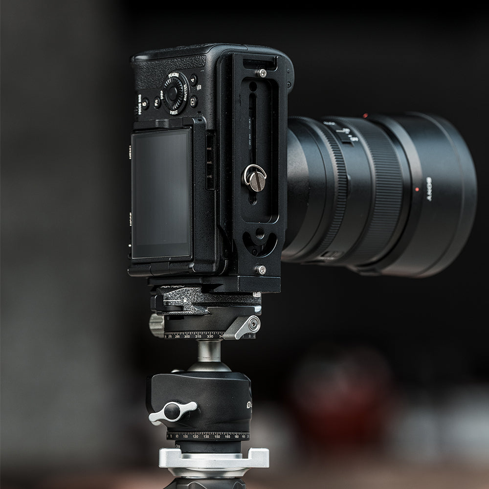 Arca-Type Quick Release Clamp & Plate V2: flexible vertical and horizontal shooting setups