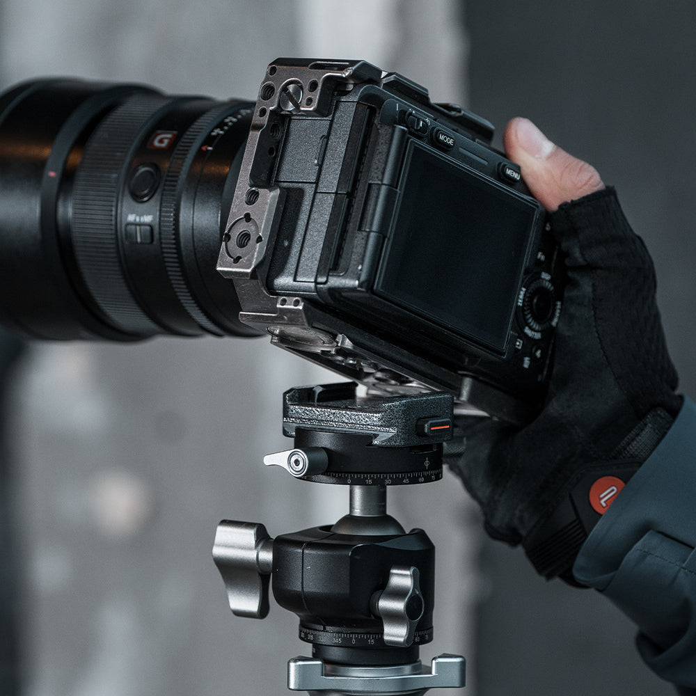 Arca-Type Quick Release Clamp & Plate V2: flexible vertical and horizontal shooting setups