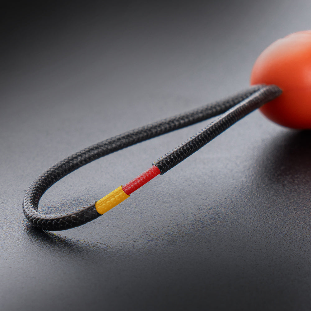 The Camera Strap Master is designed with three-layers visual wear indicator.