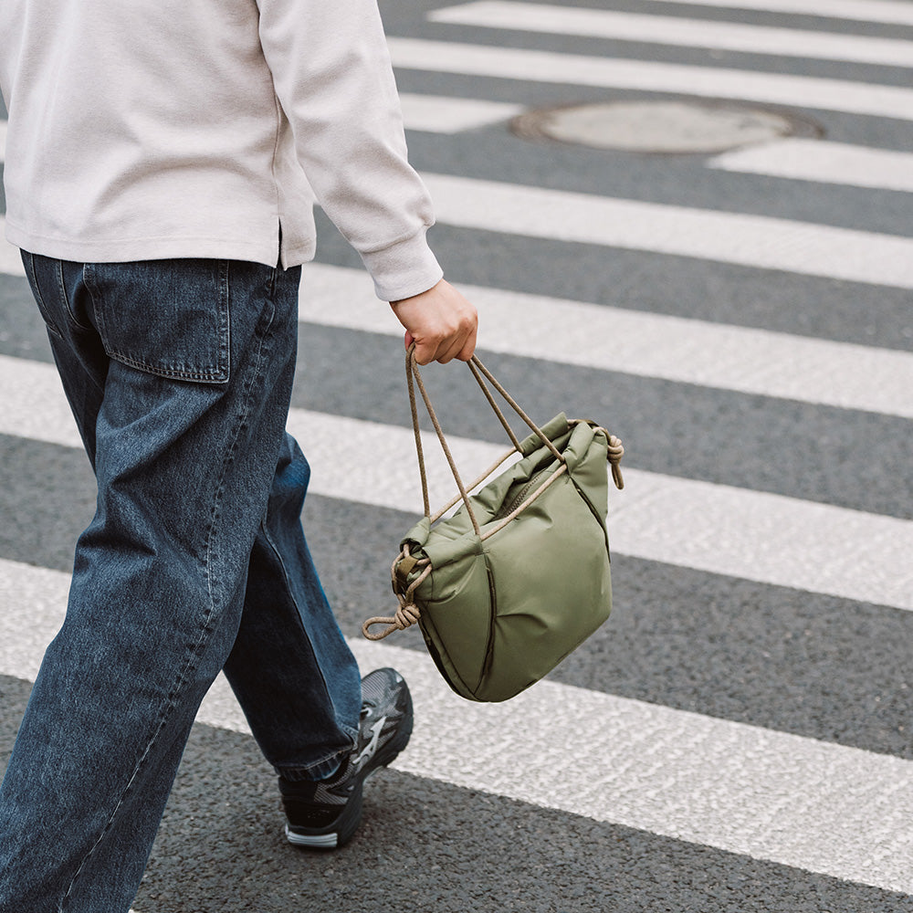 OneGo Rope Strap Bag: Effortless handheld carry.