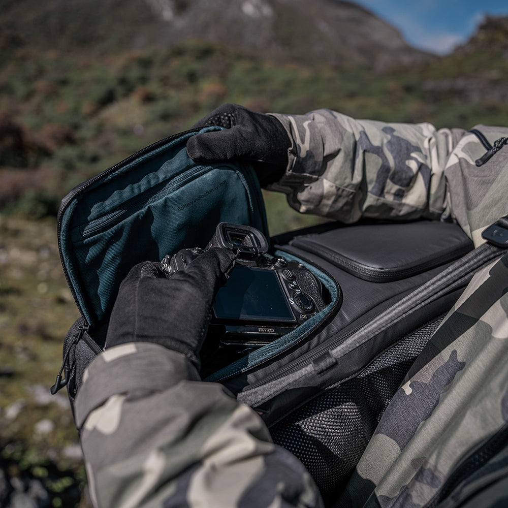 Onemo 2 Backpack 35l & Shoulder Bag-side pocket