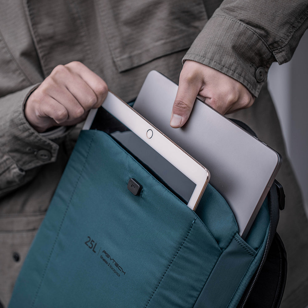 Packing your tablet and pad with the Onemo 2 Backpack 35l & Shoulder Bag